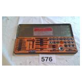 40 PC. TAP AND DIE SETS