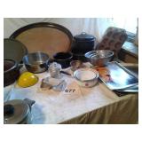 KITCHEN POTS & PANS, TRAY, MUFFIN TIN, ETC