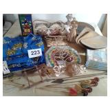 VINTAGE HAWAIIAN SOUVENIRS, PURSES, ARROWS,
