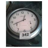 BAROLO LARGE BATTERY OPERATED CLOCK