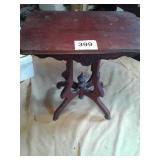 VINTAGE PARLOR TABLE 28