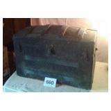 HUMP BACK PRIMITIVE TRUNK