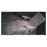 POOL SIDE LOUNGE CHAIR