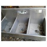 STAINLESS STEEL 3 BAY SINK