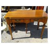 TABLE W/ 2 LEAVES...5 LEG TABLE