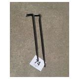 Two mechanics pry bars Williams