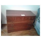 KROEHLER CHEST OF DRAWERS