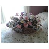 LARGE FLOWER ARRANGEMENT BASKET