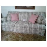 BROYHILL COUCH