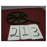 CAST IRON CORN BREAD SKILLET