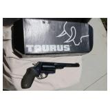TAURUS JUDGE 410/45, LIKE NEW ORG BOX