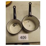 2 WHITE GRANITE PANS