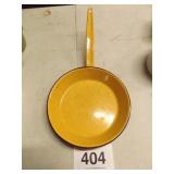 YELLOW GRANITE SKILLET