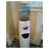 WATER DISPENSER
