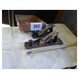 2 wood planes