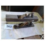 2 wood planes