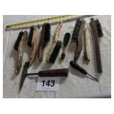 Wire brushes chipping hammer