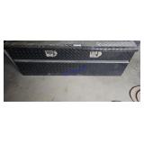 Truck tool box
