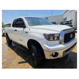 2008 Toyt Tundra 5TFBV54168X052844 306k