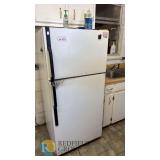 Kenmore Top Freezer Refrigerator 18-19 Cu. Ft Model 363.9654316, White, R134a, Serial 62375110