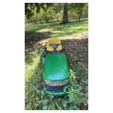 John Deere LA105 Riding Lawn Tractor, 19.5 HP, 42" Cutting Deck