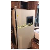 General Electric Refrigerator & Freezer