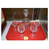 GLASS DECANTER WITH 4 CRYSTAL GLASSES
