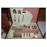 VINTAGE HOLMES AND EDWARDS  SILVER PLATE FLATWARE