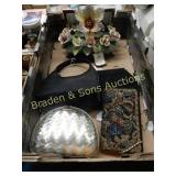 GROUP OF 4 VINTAGE PURSES AND ONE TABLE