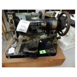 ANTIQUE WHITE SEWING MACHINE IN WORKING ORDER.