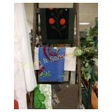 GROUP OF ASSORTED LINENS.