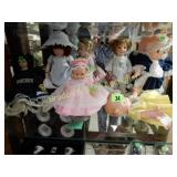 GROUP OF ASSORTED COLLECTIBLE DOLLS.