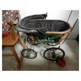 ANTIQUE CHILDRENS DOLL CARRIAGE.