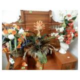 GROUP OF 3 FLORAL ARRANGEMENTS.