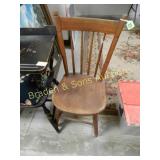 VINTAGE DINING CHAIR.