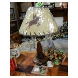 RUSTIC TABLE LAMP, 3 COASTERS AND 3 SMALL BRASS