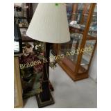 CONTEMPORARY FLOOR LAMP.