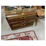 CONTEMPORARY END TABLE.