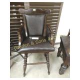 GROUP OF 2 LIKE NEW LEATHER BARSTOOLS.