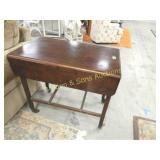 VINTAGE DROPLEAF TABLE.