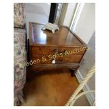 GROUP OF 2 CONTEMPORARY HEKMAN END TABLES.