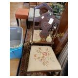 GROUP OF 2 VINTAGE DINING CHAIRS.