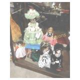 GROUP OF 7 CONTEMPORARY AND VINTAGE DOLLS.