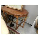 VINTAGE END TABLE.