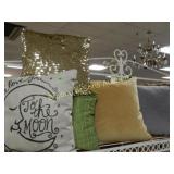 GROUP OF 10 DESIGNER PILLOWS.