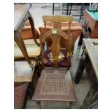 GROUP OF 2 DINING CHAIRS