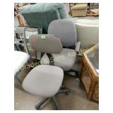 GROUP OF 2 USED OFFICE CHAIRS