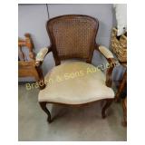VINTAGE ARM CHAIR