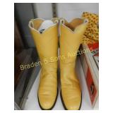 PAIR OF USED SIZE 6B JUSTIN ROPERS WITH BOX