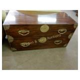 VINTAGE CHEST OF DRAWERS